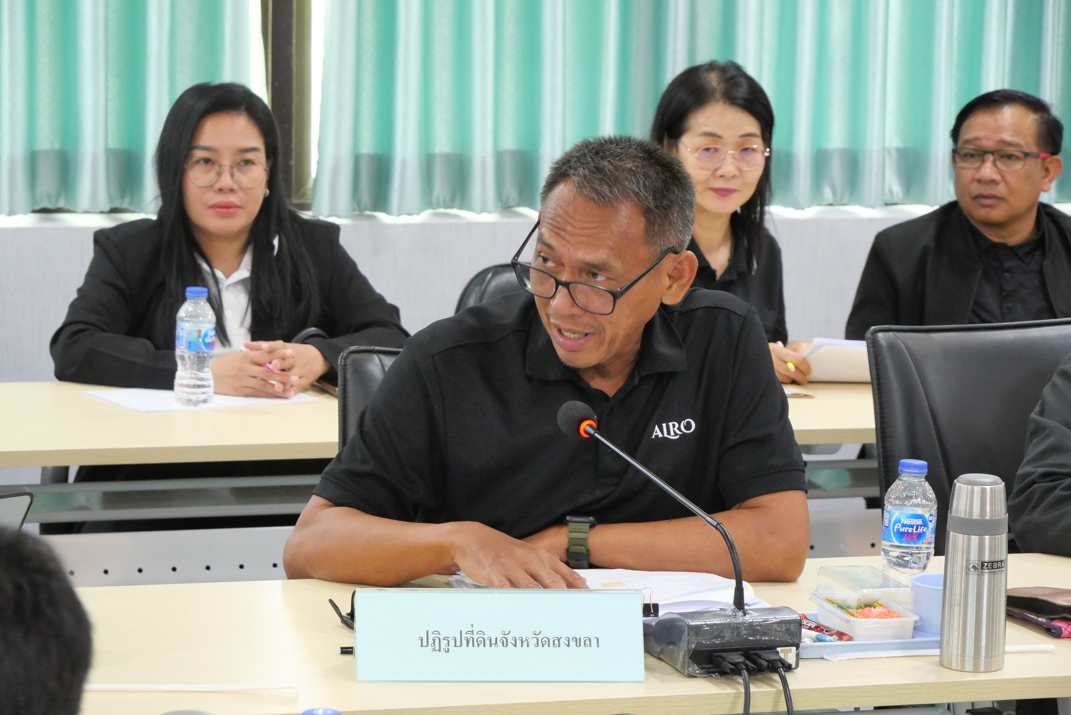title - เลขาธิการ ส.ป.ก. ประชุมติดตามผลการดำเนินงาน และการใช้จ่ายงบประมาณ ประจำปีงบประมาณ พ.ศ.2569 ของภาคใต้ 
